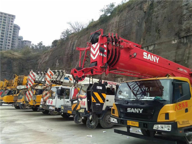 商城县吊车出租按什么计费？台班费、单次费、里程费怎么算？